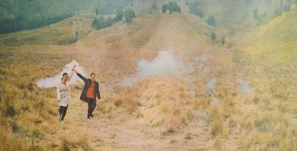 Ini Nasib Pengantin Prewedding Pakai Flare yang Bikin Kebakaran