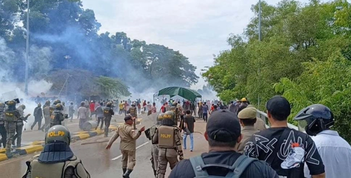 Gas Air Mata Masuk Sekolah: Masyarakat Jadi Tumbal Investasi Cina