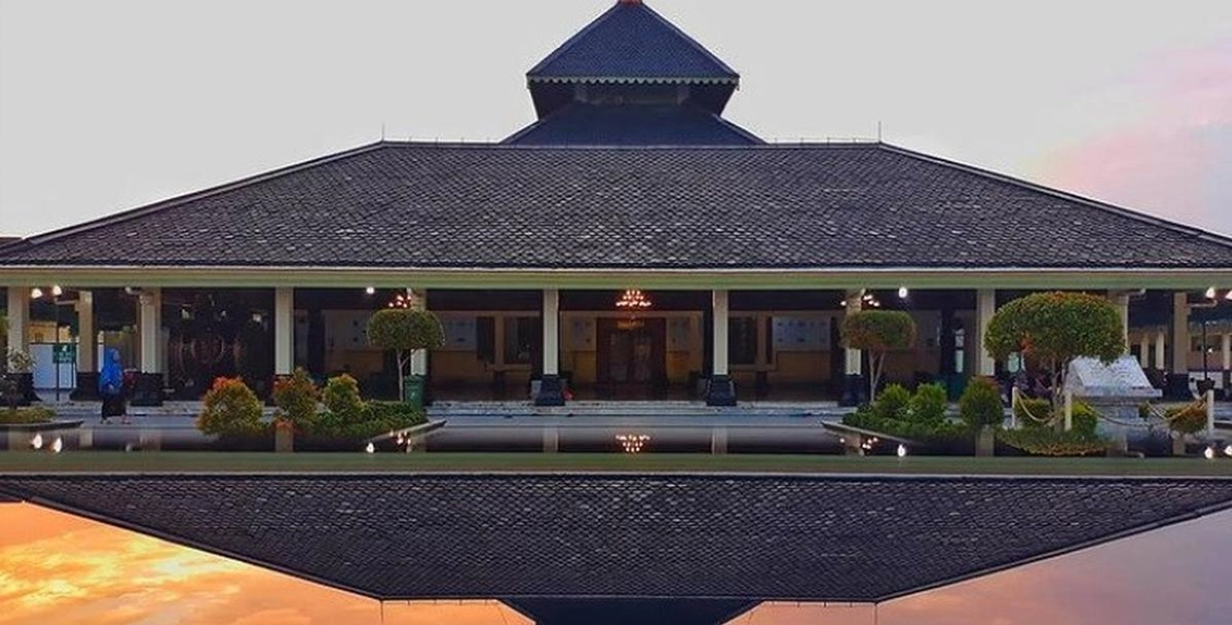 Indahnya Wisata Religi di Masjid Agung Demak