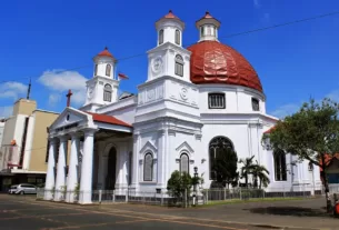 Wisata Gereja Blenduk Semarang: Keindahan Arsitektur di Jateng