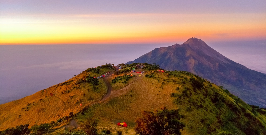 Pesona dan Tantangan saat Mendaki Gunung Merbabu