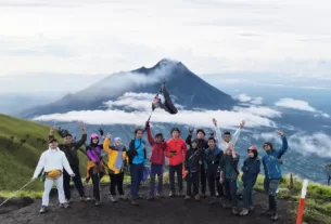 Tips Mendaki Gunung Merbabu untuk Pemula, Ikuti Langkahnya!