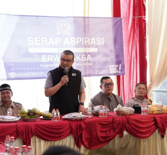 Erwin Aksa Serap Aspirasi Masyarakat Krendang, Tambora: Masyarakat Menyoroti Masalah Infrastruktur dan Bantuan Sosial